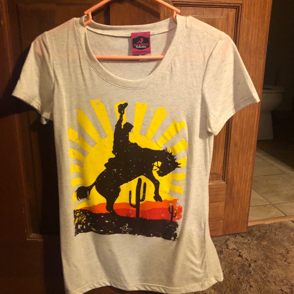 Bucking horse graphic tee NWOT
